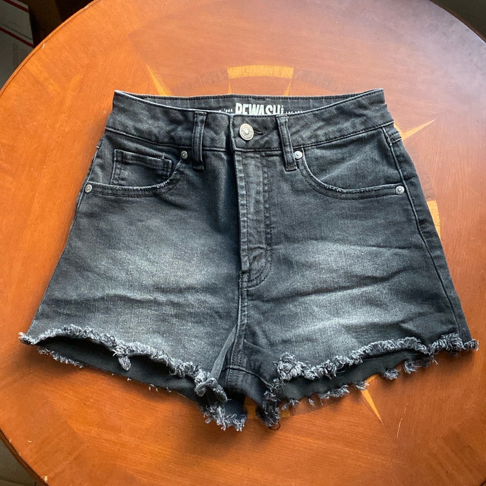 Rewash Brand High Rise faded black denim shorts Size 0/24